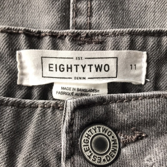 4/$20 Eighty Two Gray Denim Mini Skirt Size 11 Like New - Picture 6 of 11